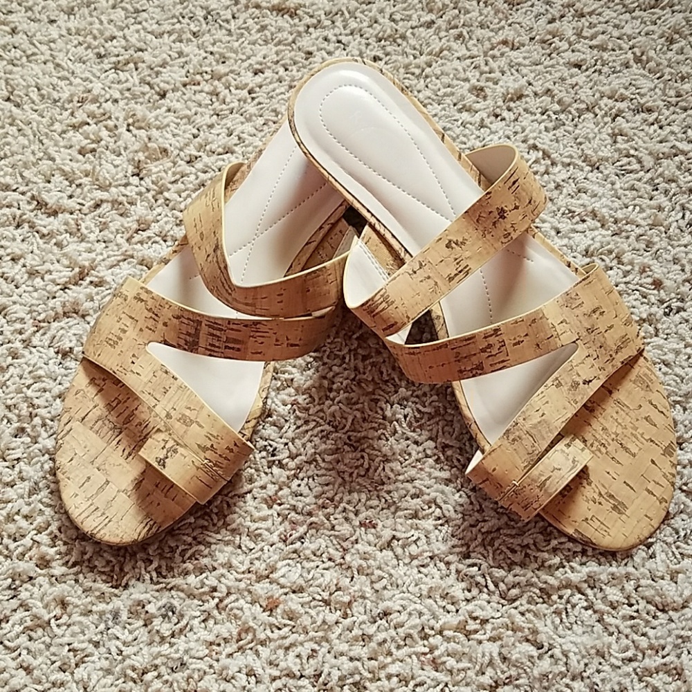 NWOT Relativity cork sandals size 10